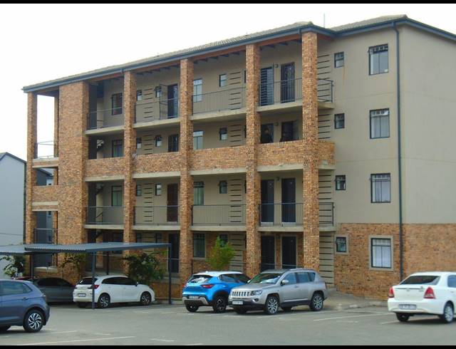2 BEDROOM APARTMENT FOR SALE IN SOUTH HILLS